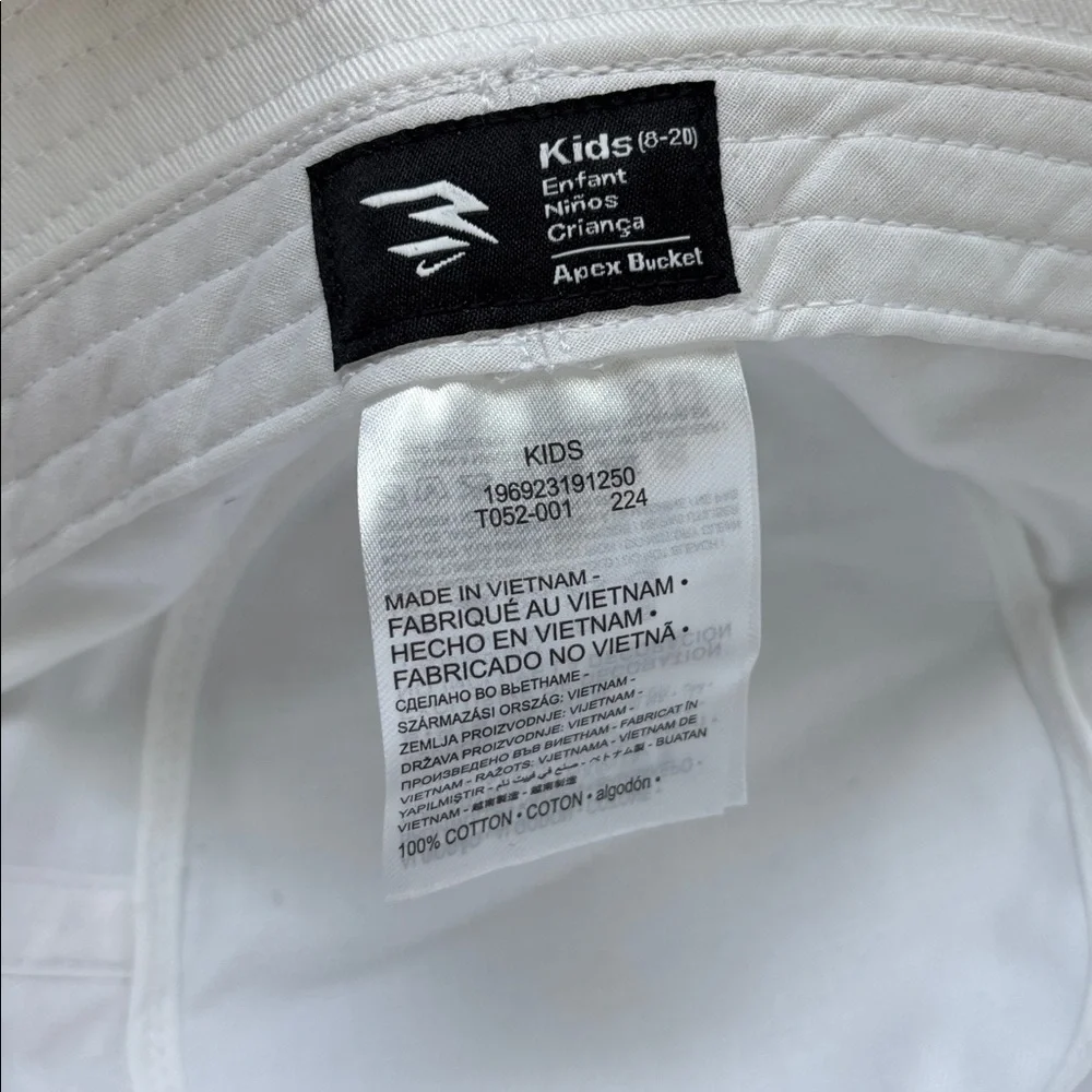 Nike Youth Bucket Hat,Sun protection,black/gray Swoosh logo, 3 Brand,vent,canvas